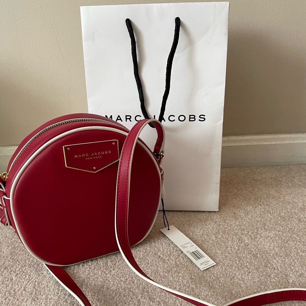 Authentic leather Marc Jacobs round camera bag (NWT)